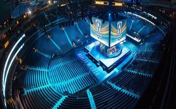 中国游戏大国，出海收入和国内市场近600亿美金全球市场2000亿美金的一部分，欧盟市场收入的3倍，中国人口估计和欧洲人口...